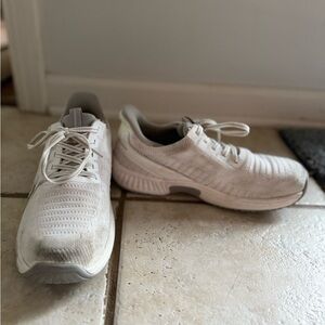 White Athletic Shoes with Breathable Mesh Upper